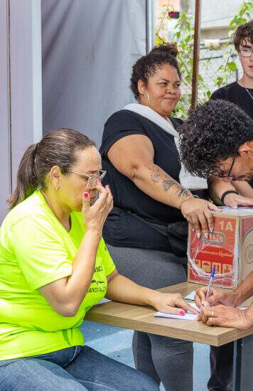 Assistência social coletiva e familiar.